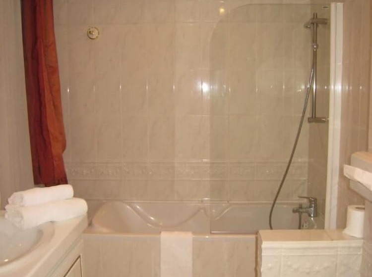 سوییت جونیور, Hôtel Les Maréchaux