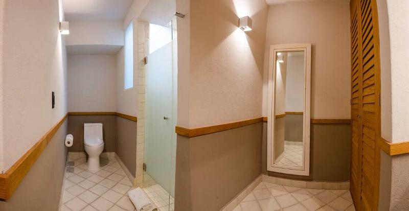 اتاق لوکس با تخت بزرگ, La Quinta Inn By Wyndham Moline Airport