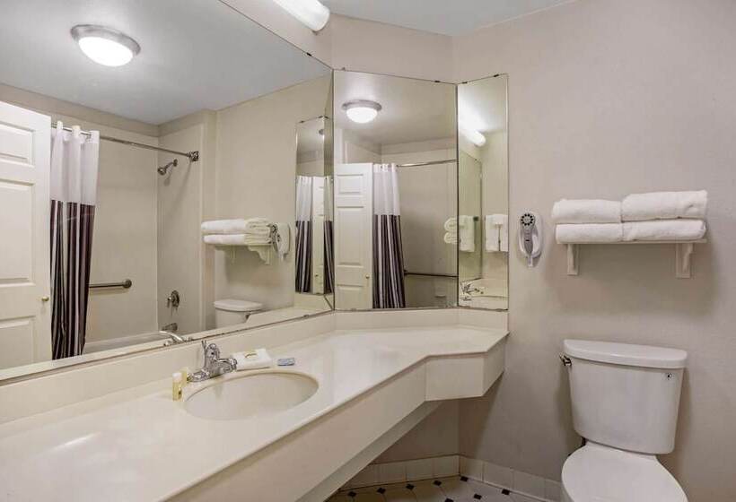 اتاق استاندارد با 2 تخت دوبل, La Quinta By Wyndham Winston Salem