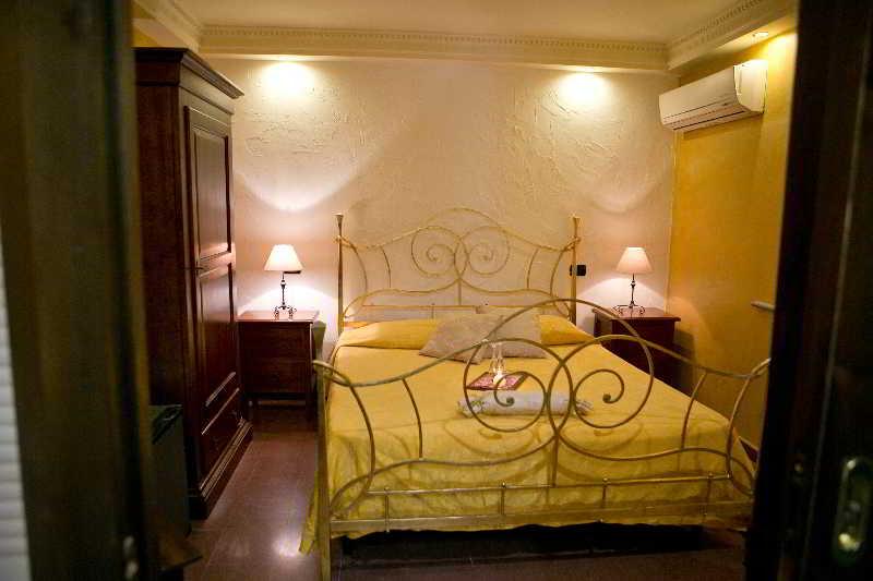 اتاق استاندارد با تخت بزرگ برای معلولان, La Quinta By Wyndham Winston Salem