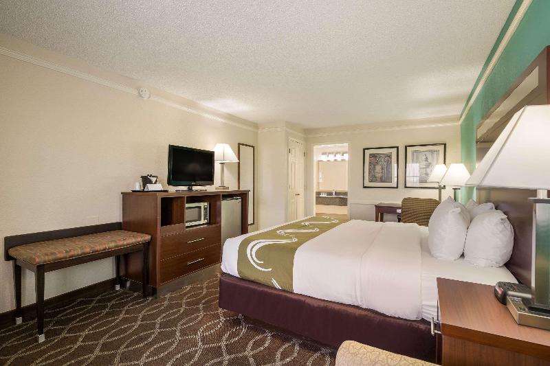 اتاق استاندارد با تخت بزرگ, Quality Inn Tulsa Central