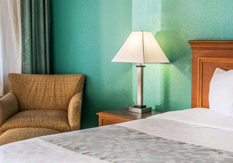 스탠다드 룸 킹사이즈 침대, Quality Inn Tulsa Central