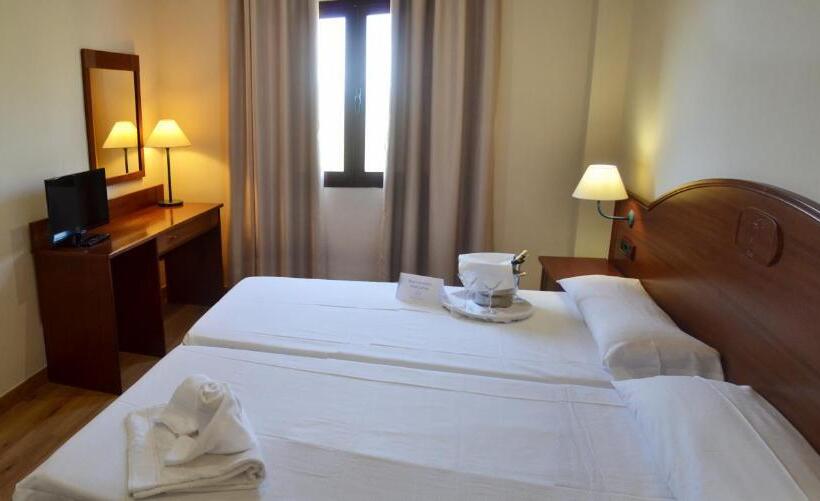 Standard Single Room, Reyes Ziries