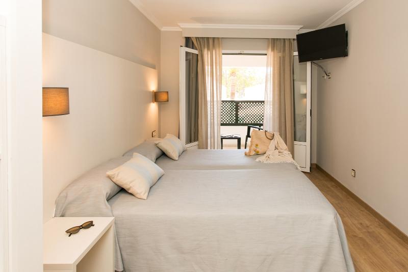 اتاق استاندارد با تخت بزرگ برای معلولان, The Galmont Hotel & Spa
