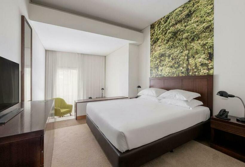 标准间, Neat Hotel Avenida
