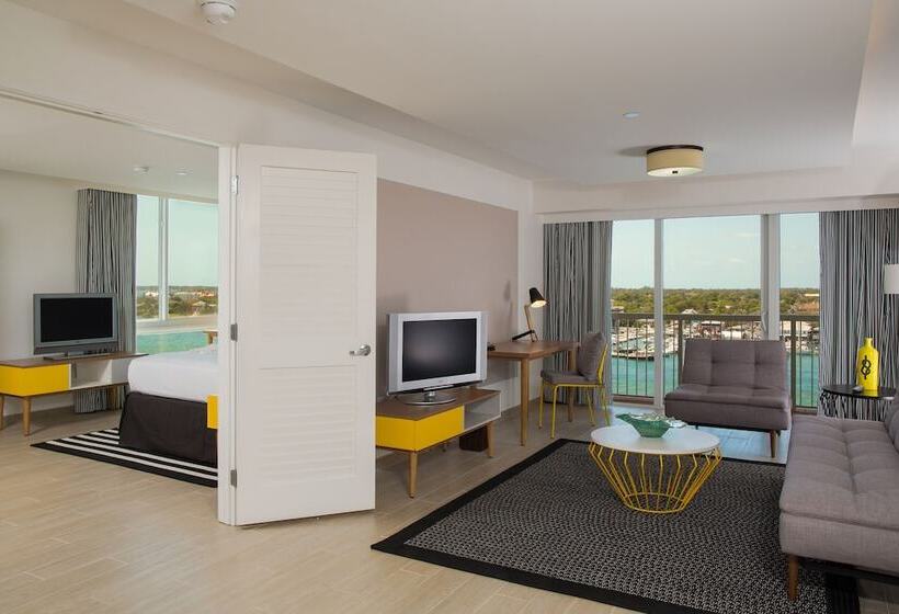 سوئیت با تخت بزرگ, Warwick Paradise Island Bahamas  All Inclusive  Adults Only