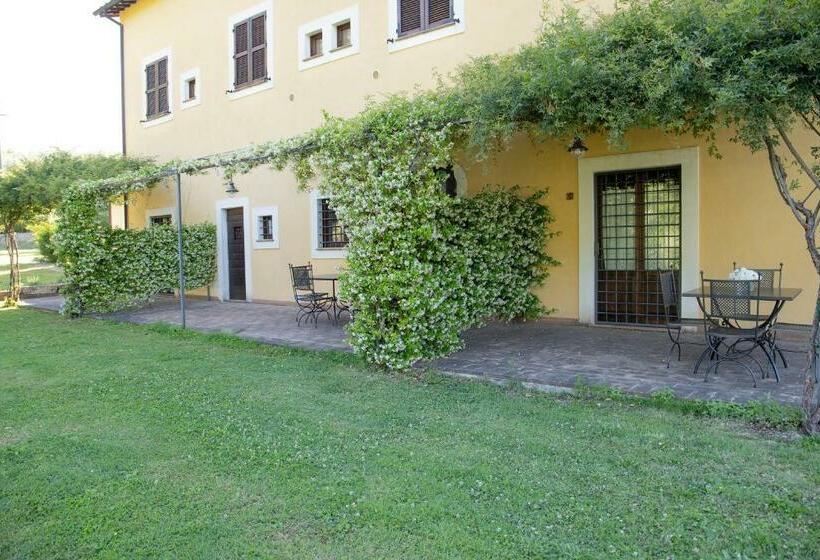 اتاق استاندارد با چشم‌انداز باغ, Il Borgo Di San Michele