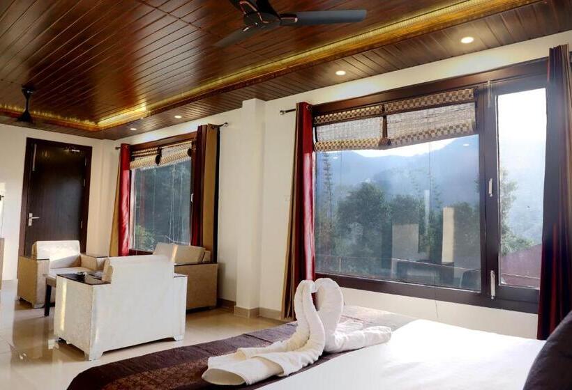 سوییت اجرایی, Skywood Resort Shoghi