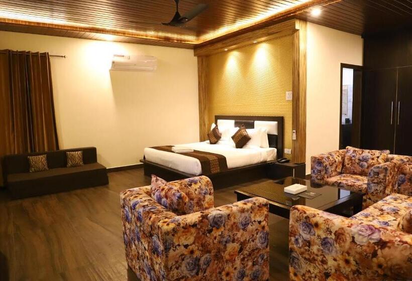 سوئیت پرزیدنت, Skywood Resort Shoghi