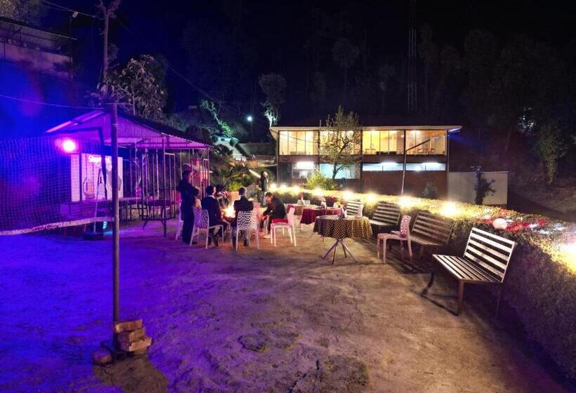 اتاق خانوادگی, Skywood Resort Shoghi