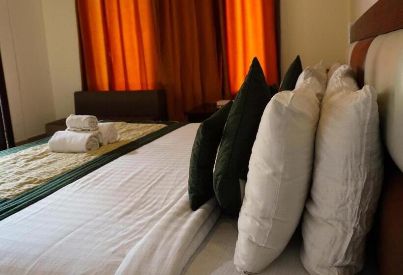 اتاق خانوادگی, Skywood Resort Shoghi