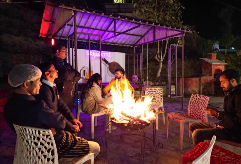 سوئیت پرزیدنت, Skywood Resort Shoghi