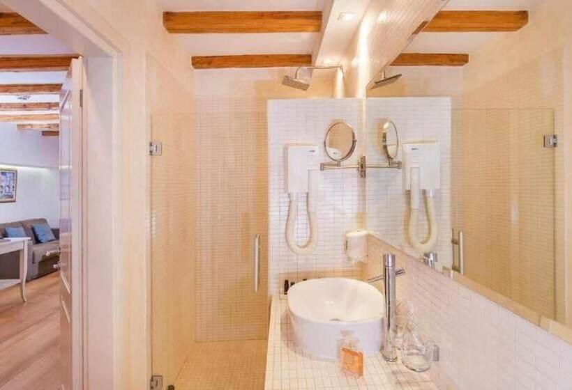 Studio Standard, Villa Valdibora