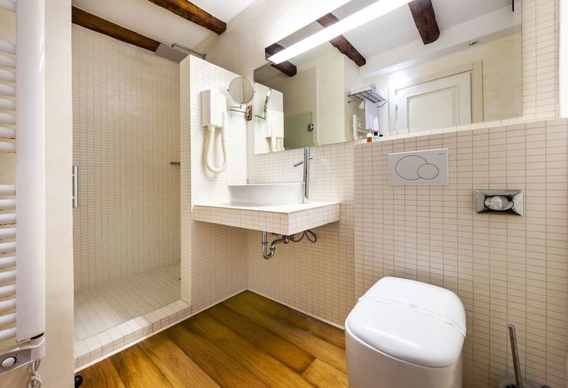 Studio Standard, Villa Valdibora