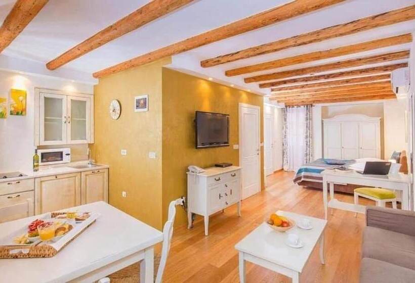 Studio Standard, Villa Valdibora