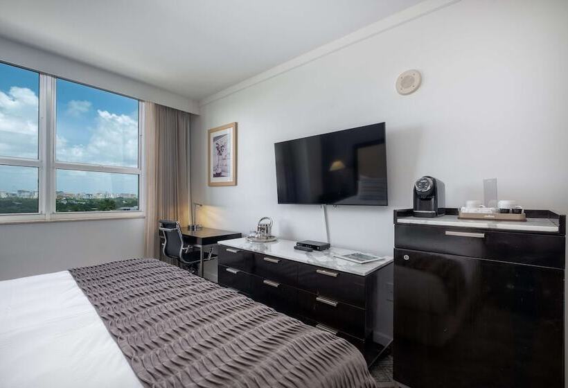 Standard Room Double Bed City View, Arya Bw Premier Collection