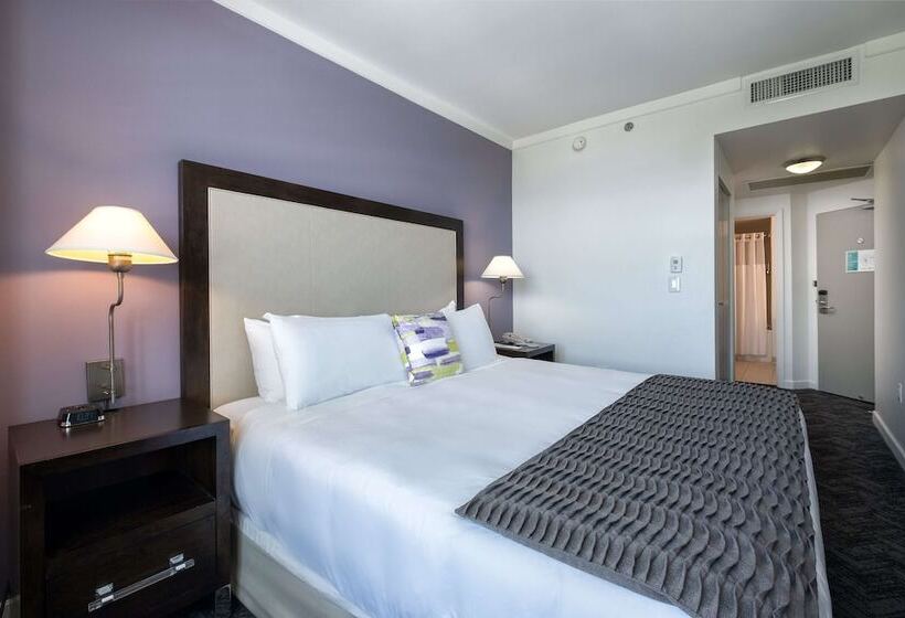 Standard Room Double Bed City View, Arya Bw Premier Collection