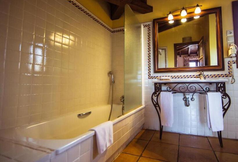Standard Triple Room with Terrace, Cigarral De Caravantes