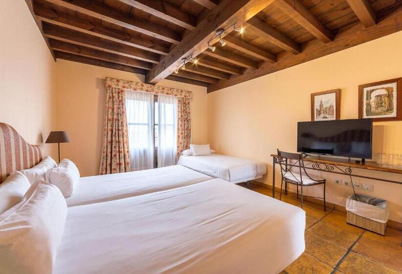 Standard Triple Room with Terrace, Cigarral De Caravantes