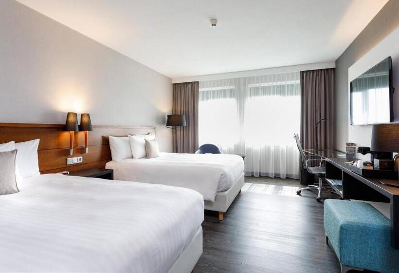 Superior Room, Courtyard Amsterdam Airport