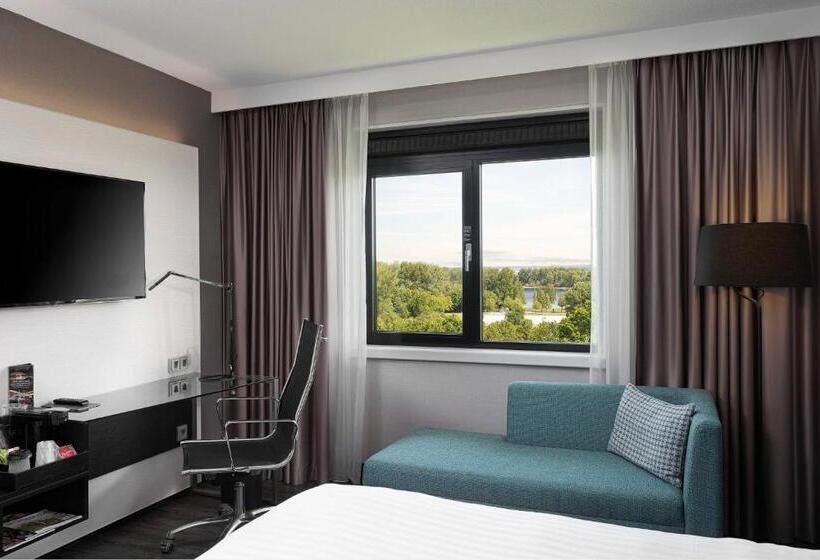 Quarto Superior Cama King, Courtyard Amsterdam Airport