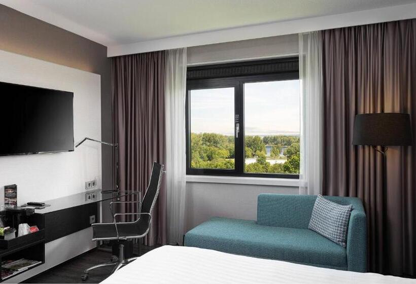 سوییت اجرایی, Courtyard By Marriott Amsterdam Airport