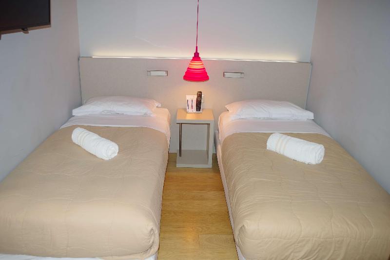 اتاق استاندارد با تخت بزرگ, Courtyard By Marriott Glasgow Airport