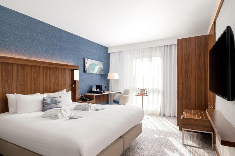 اتاق اجرایی با تخت بزرگ, Courtyard By Marriott Glasgow Airport