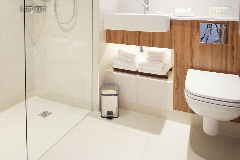 اتاق خانوادگی, Courtyard By Marriott Glasgow Airport