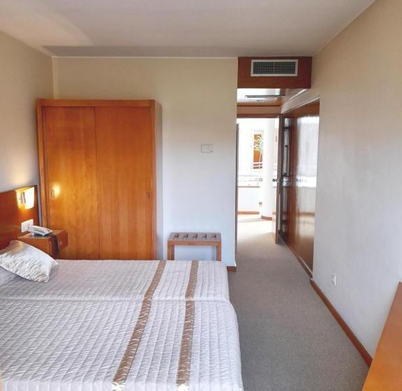 Standard Triple Room, Das Taipas