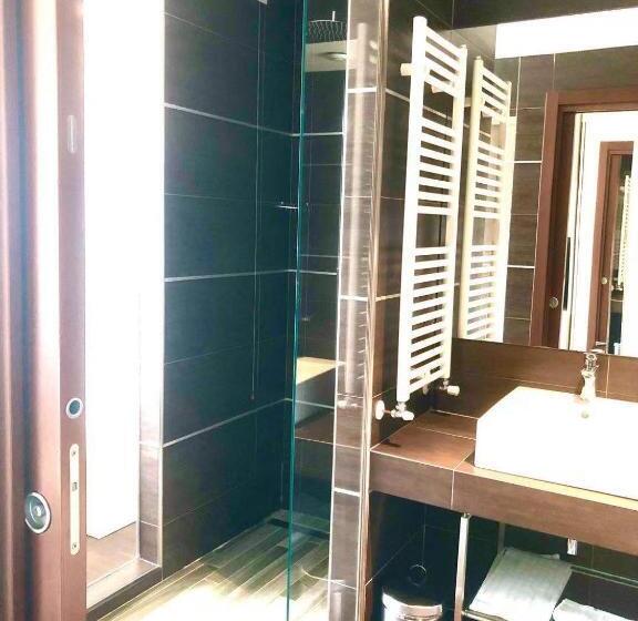 Habitación Superior, Datini