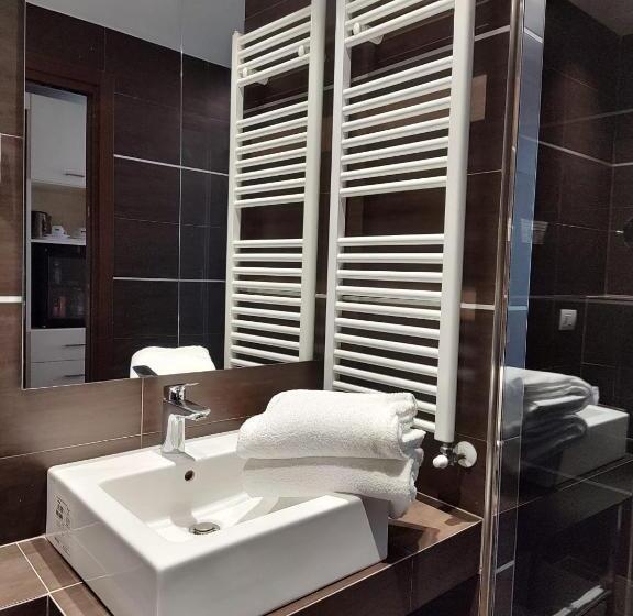 Habitación Superior, Datini
