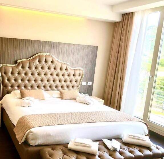 Junior Suite, Datini