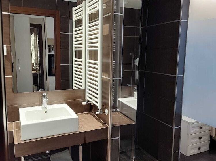 Habitación Superior, Datini