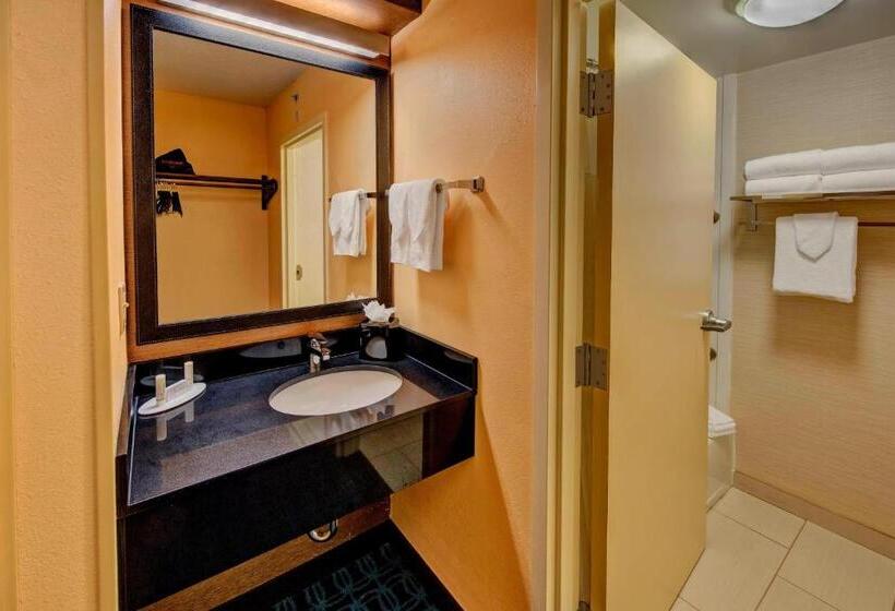 Standaardkamer met Kingsize Bed, Fairfield Inn & Suites Orlando Near Universal Orlando Resort