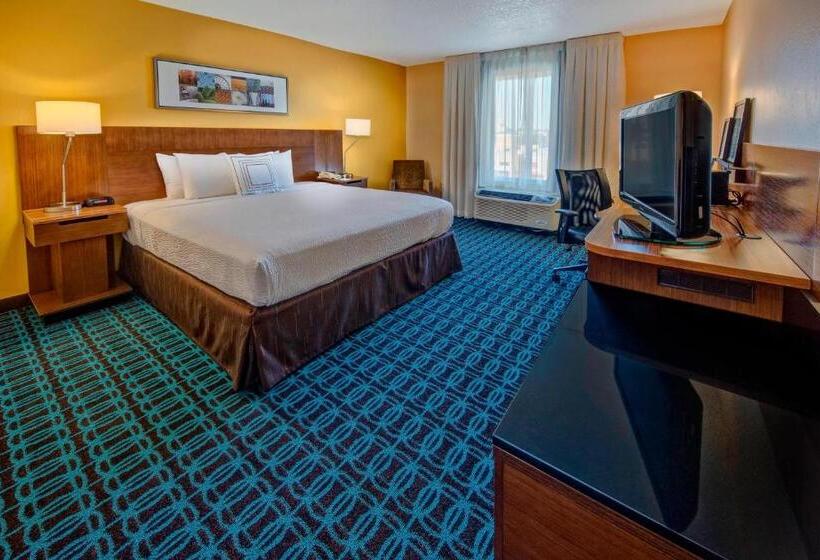 キングサイズベッドのスタンダードルーム, Fairfield Inn & Suites Orlando Near Universal Orlando Resort