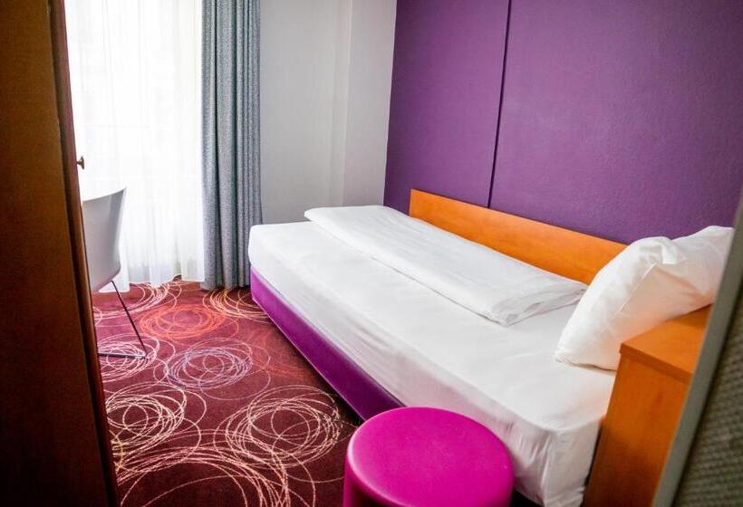 Standard Single Room, Ibis Styles Luzern