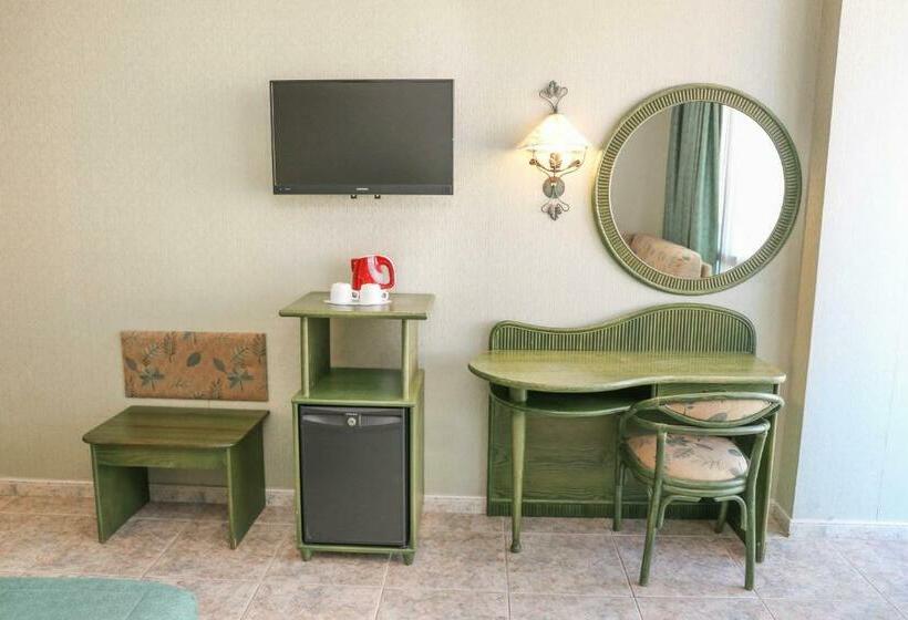 اتاق اساندارد با چشم‌انداز جانبی به دریا, Kaktus Hotel Kaktus Albir