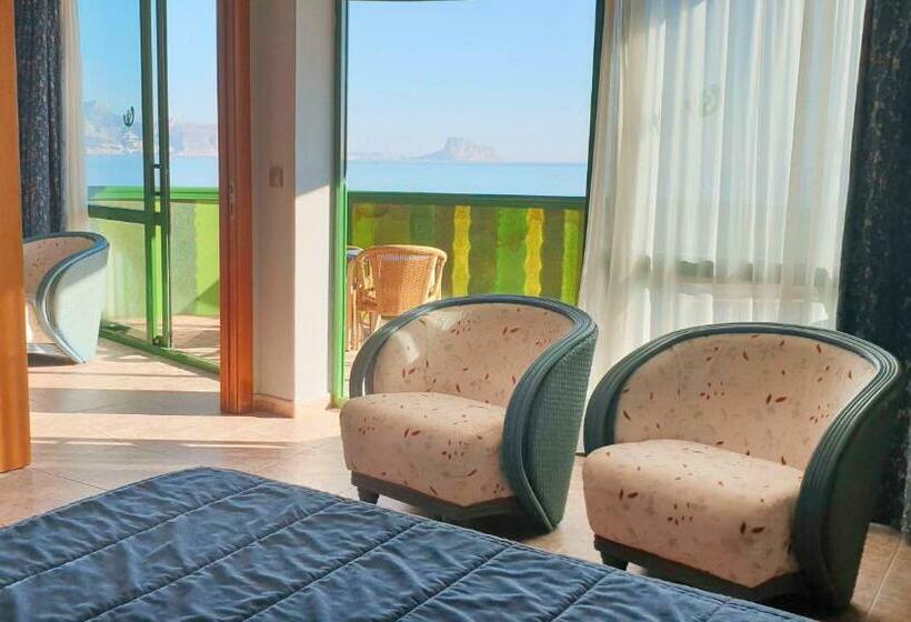 سوییت جونیور با چشم‌انداز دریا, Kaktus Hotel Kaktus Albir