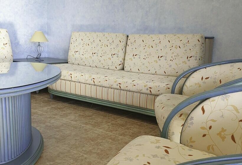 سوییت جونیور با چشم‌انداز دریا, Kaktus Hotel Kaktus Albir
