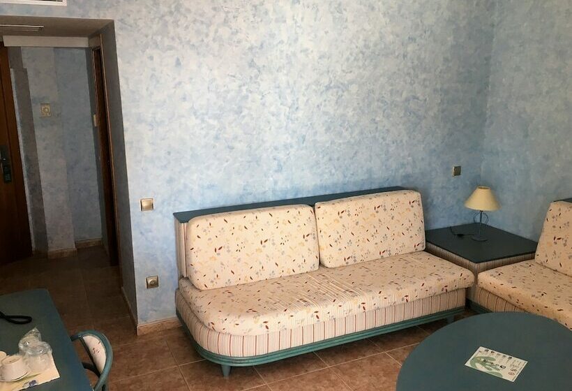 سوییت جونیور با چشم‌انداز دریا, Kaktus Hotel Kaktus Albir
