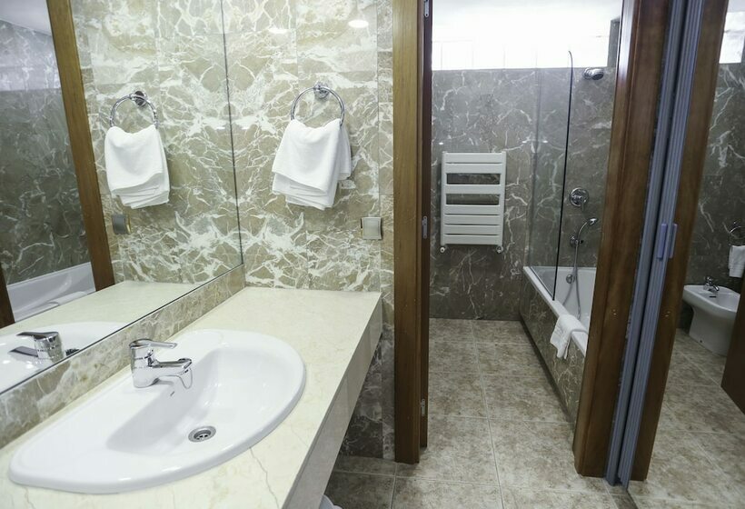 سوییت جونیور با چشم‌انداز دریا, Kaktus Hotel Kaktus Albir