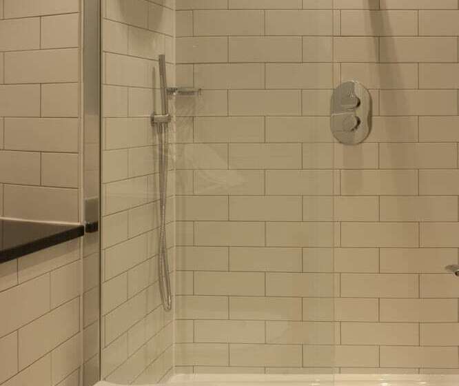 اتاق خانوادگی, Liverpool Inn Hotel, Sure Hotel Collection By Best Western