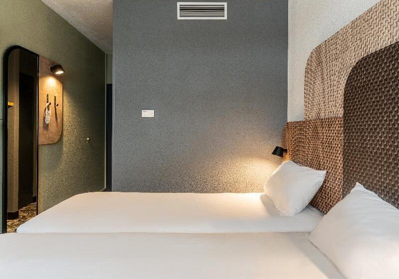 اتاق اجرایی با تخت بزرگ, London Heathrow Marriott