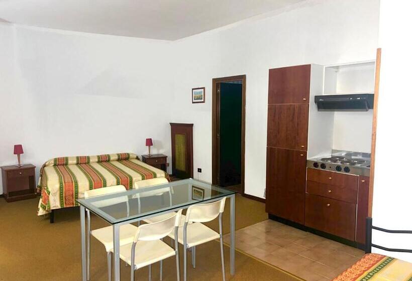 Economy Triple Room, Parco Tirreno