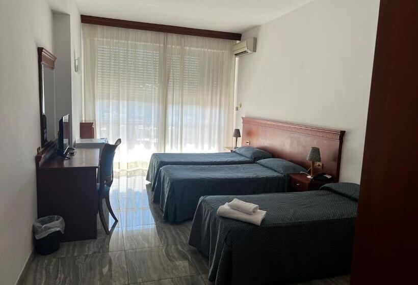 اتاق استاندارد سه نفره, Parco Tirreno