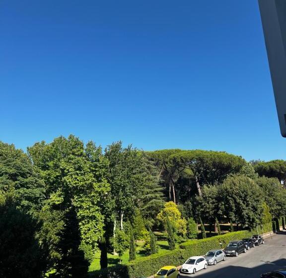 اتاق استاندارد سه نفره, Parco Tirreno