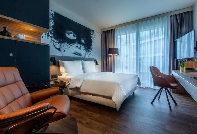 اتاق استاندارد, Radisson Blu Hotel Köln