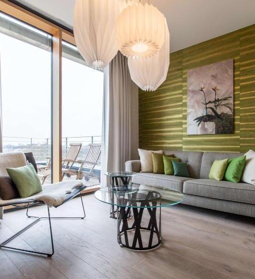 سوئیت با بالکن, Radisson Blu Hotel Köln