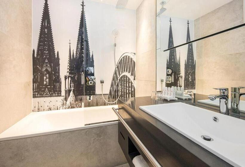 اتاق سوپریور با چشم‌انداز باغ, Radisson Blu Hotel Köln